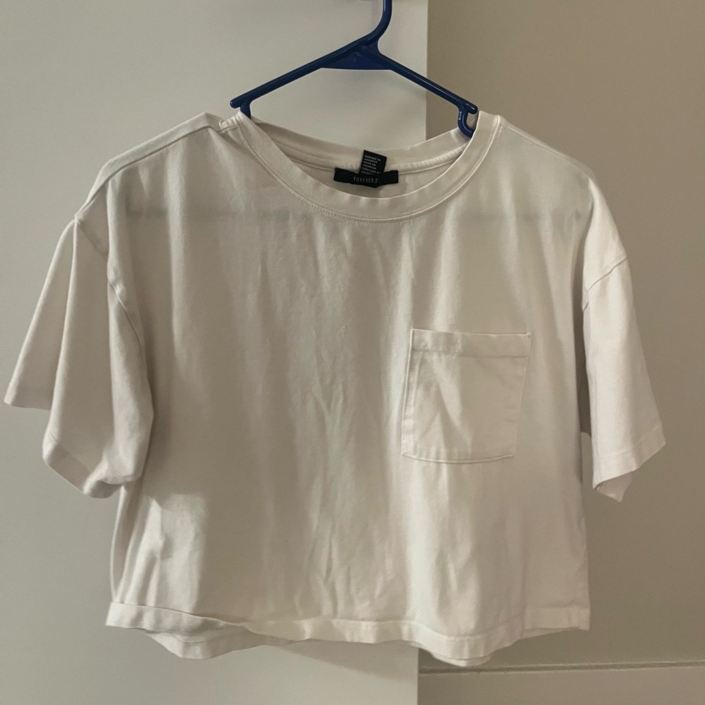 White cropped tshirt